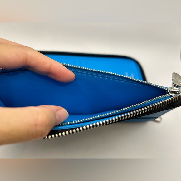 Louis Vuitton  Zippy Vertical Taigarama Long Wallet in Bright Blue with Box - Picture 6 of 14